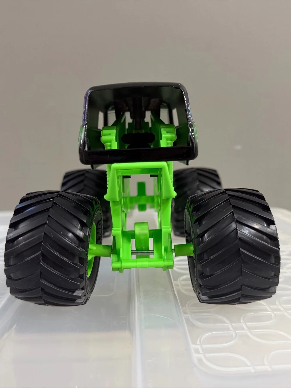 Monster Jam Grave Digger 1:24 Scale Die Cast Monster Truck